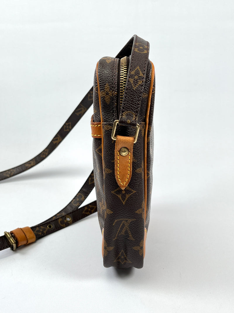 LOUIS VUITTON - DANUBE CROSS BODY BAG IN MONOGRAM CANVAS - YR 2003