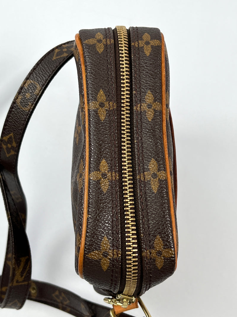 LOUIS VUITTON - DANUBE CROSS BODY BAG IN MONOGRAM CANVAS - YR 2003
