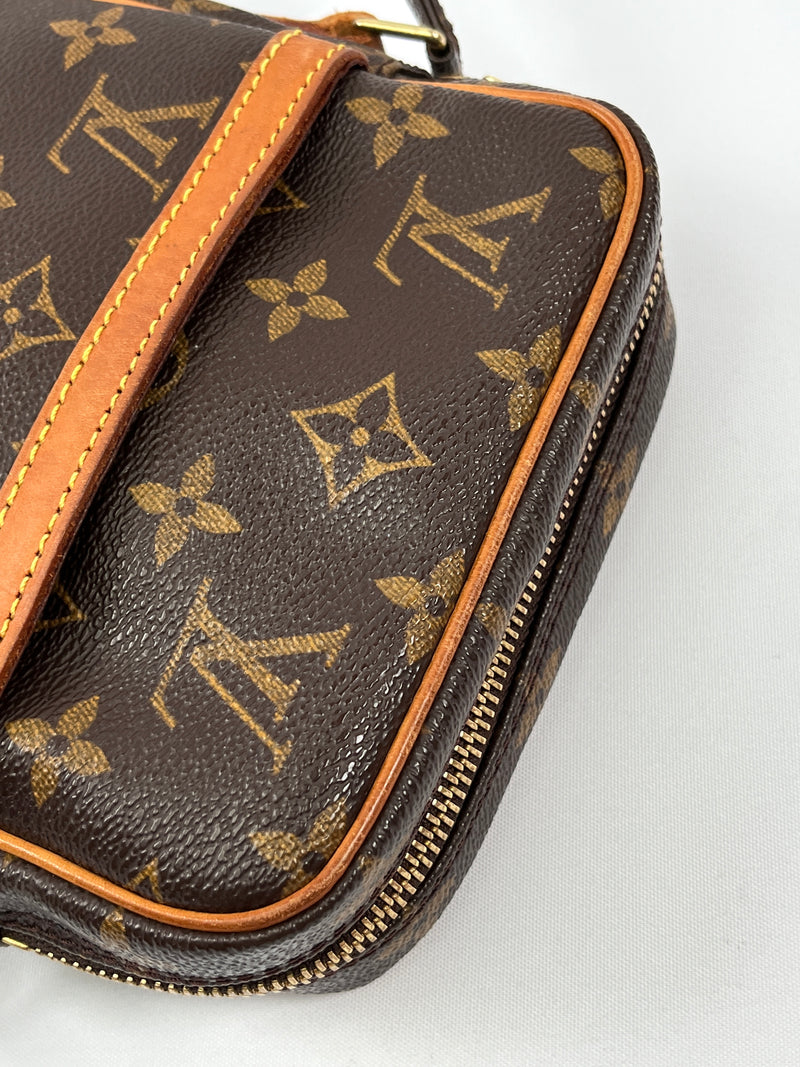 LOUIS VUITTON - DANUBE CROSS BODY BAG IN MONOGRAM CANVAS - YR 2003