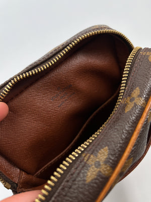 LOUIS VUITTON - DANUBE CROSS BODY BAG IN MONOGRAM CANVAS - YR 2003