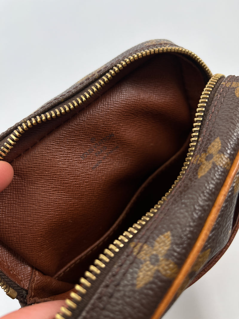 LOUIS VUITTON - DANUBE CROSS BODY BAG IN MONOGRAM CANVAS - YR 2003