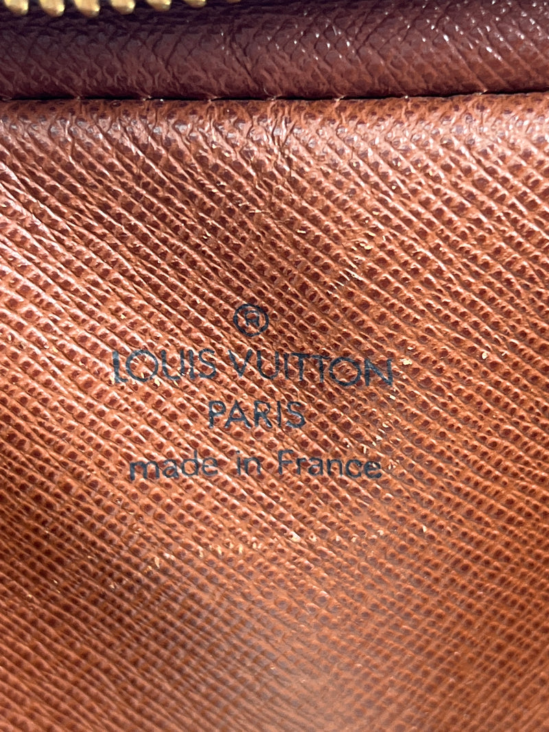 LOUIS VUITTON - DANUBE CROSS BODY BAG IN MONOGRAM CANVAS - YR 2003