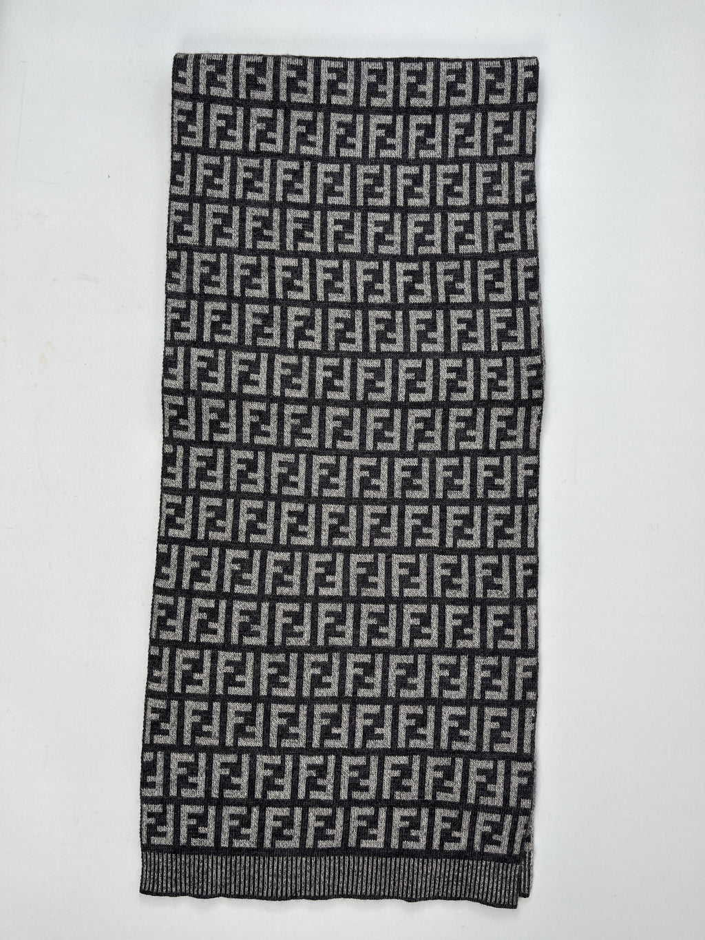 FENDI - GREY MARLE FF ZUCCA 100% WOOL SCARF - 28 X 180 CM