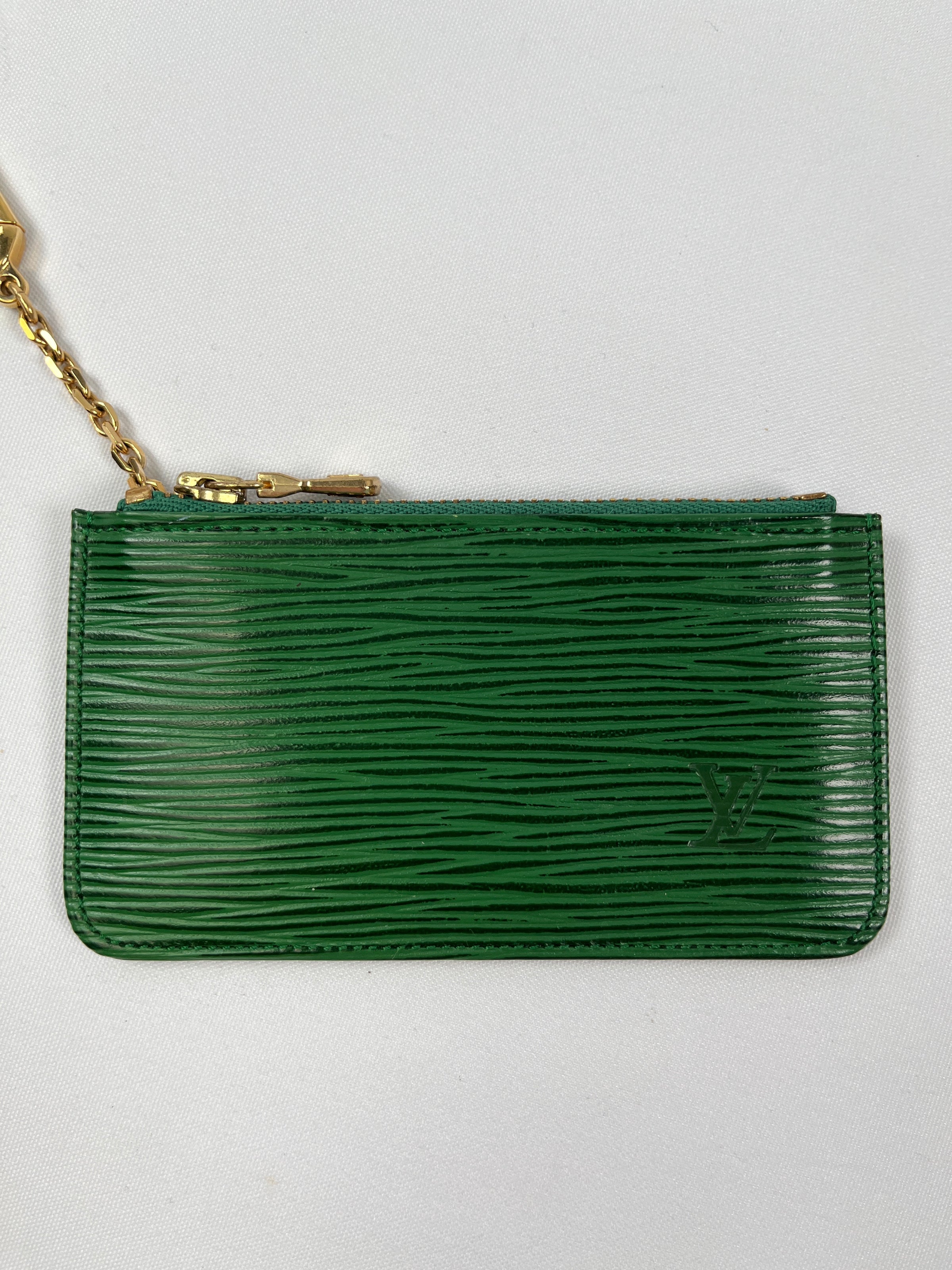 LOUIS VUITTON - GREEN EPI LEATHER POCHETTE CLES - RARE – RE.LUXE AU