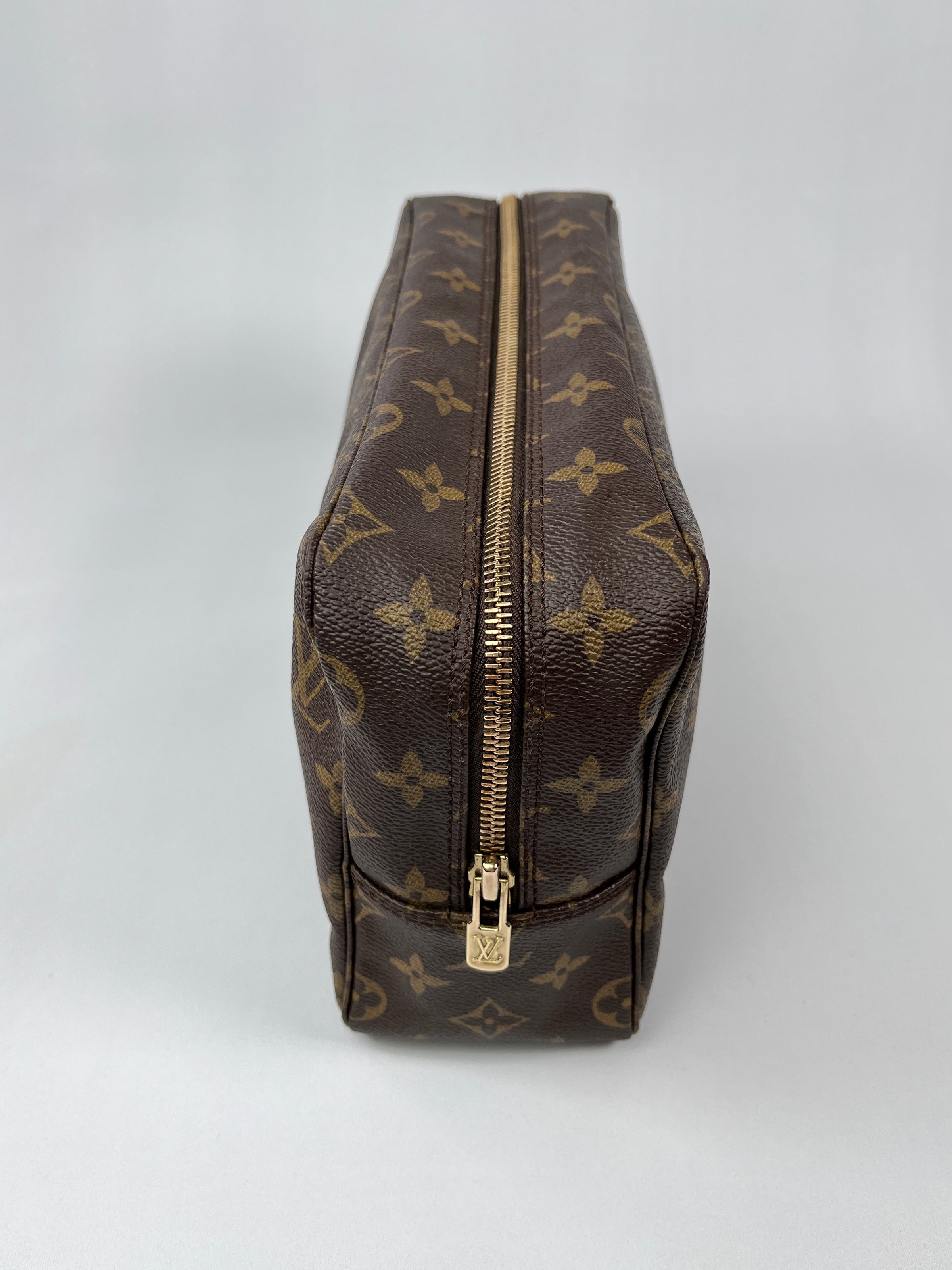 LOUIS VUITTON - TOILETRY 26 IN MONOGRAM CANVAS (YR 2020) – RE.LUXE AU