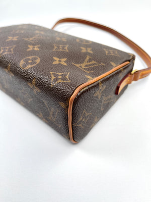 LOUIS VUITTON - MONOGRAM CANVAS RECITAL BAG