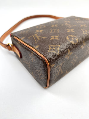 LOUIS VUITTON - MONOGRAM CANVAS RECITAL BAG