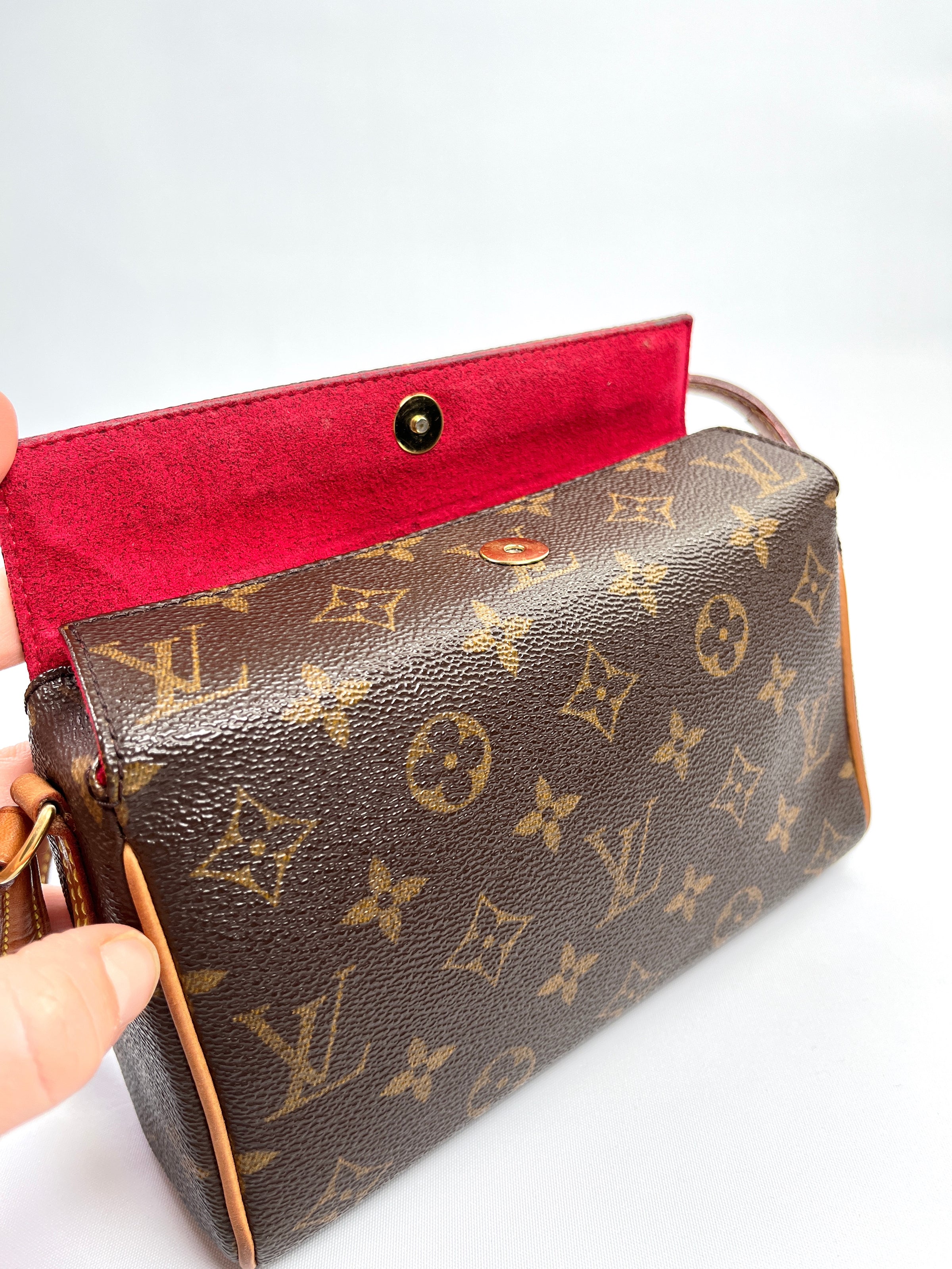 LOUIS VUITTON - MONOGRAM CANVAS RECITAL BAG – RE.LUXE AU