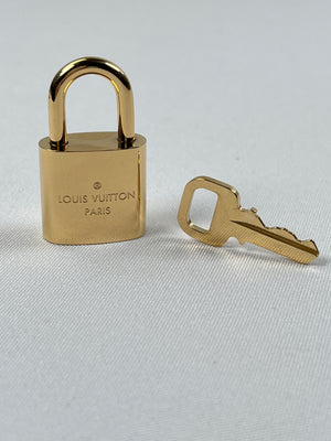 LOUIS VUITTON - LOCK & KEY SET #677