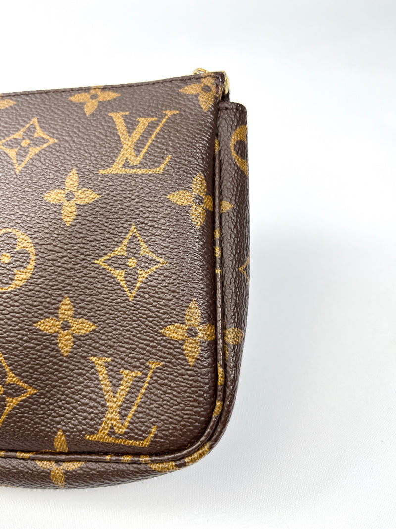 LOUIS VUITTON - POCHETTE ACCESSORIES MONOGRAM CANVAS