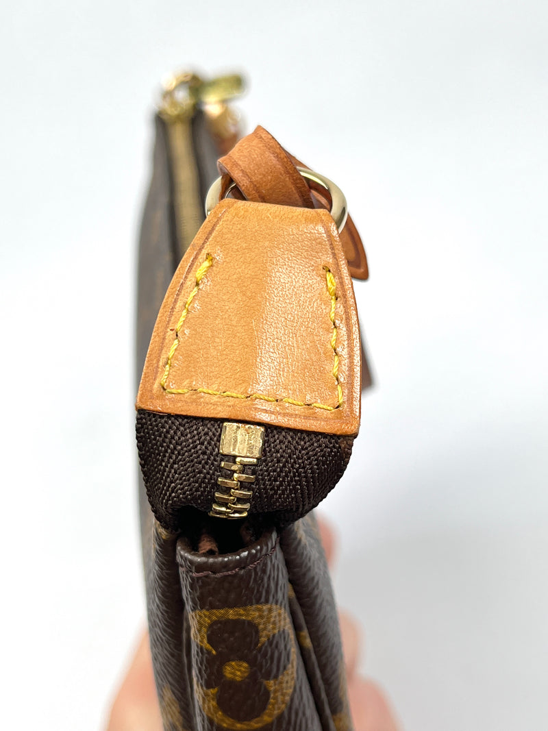 LOUIS VUITTON - POCHETTE ACCESSORIES MONOGRAM CANVAS