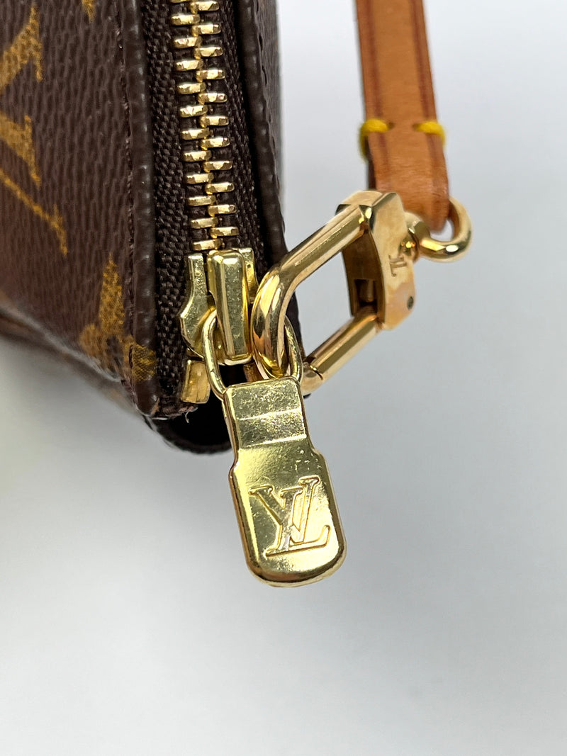 LOUIS VUITTON - POCHETTE ACCESSORIES MONOGRAM CANVAS