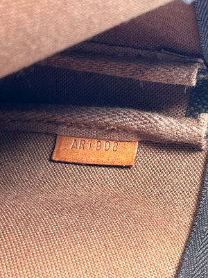 LOUIS VUITTON - POCHETTE ACCESSORIES MONOGRAM CANVAS