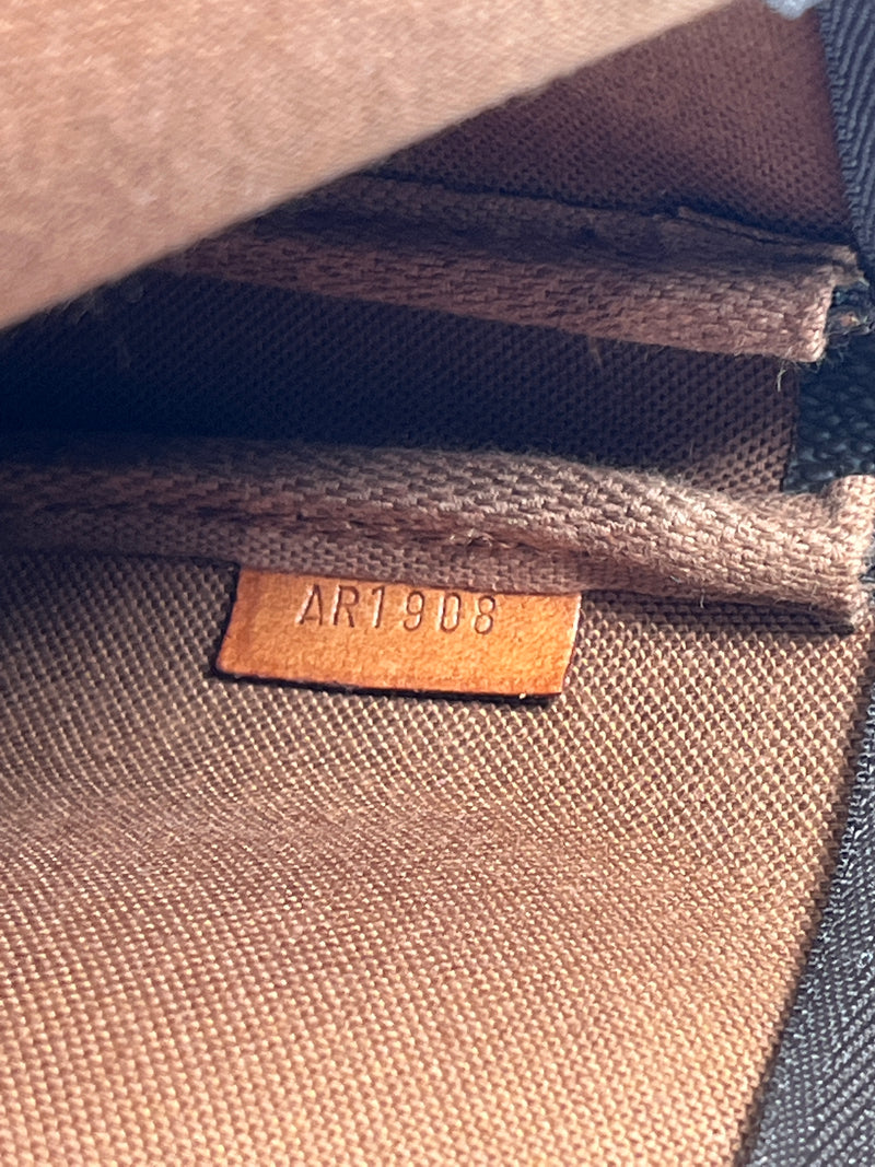 LOUIS VUITTON - POCHETTE ACCESSORIES MONOGRAM CANVAS