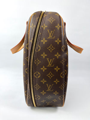 LOUIS VUITTON - EXCURSION BAG MONOGRAM CANVAS