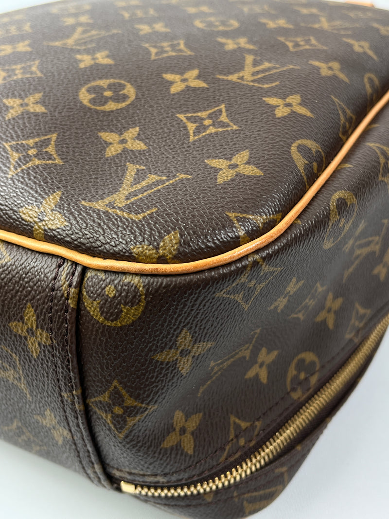 LOUIS VUITTON - EXCURSION BAG MONOGRAM CANVAS