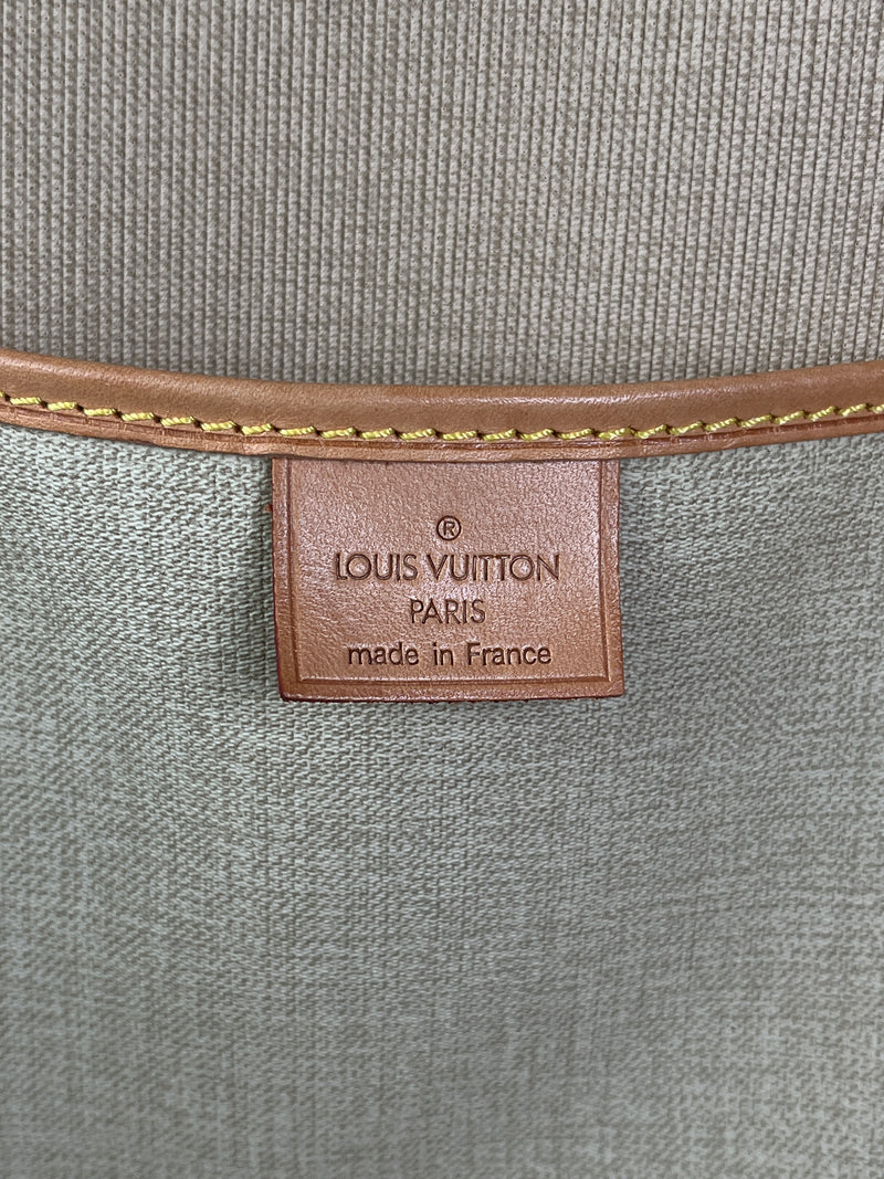 LOUIS VUITTON - EXCURSION BAG MONOGRAM CANVAS