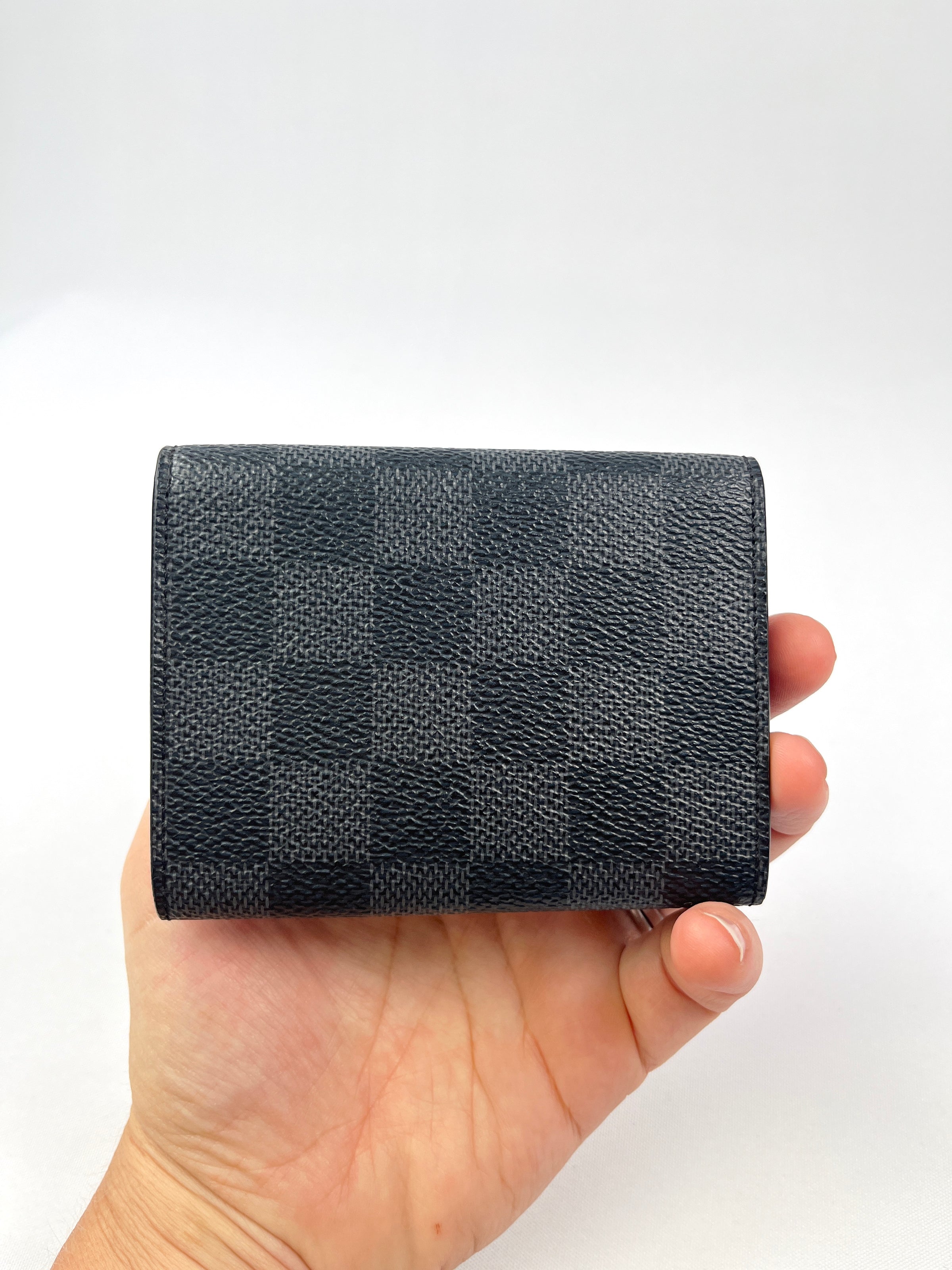 LOUIS VUITTON - ENVELOPPE CARTE DE VISITE DAMIER GRAPHITE – RE.LUXE AU