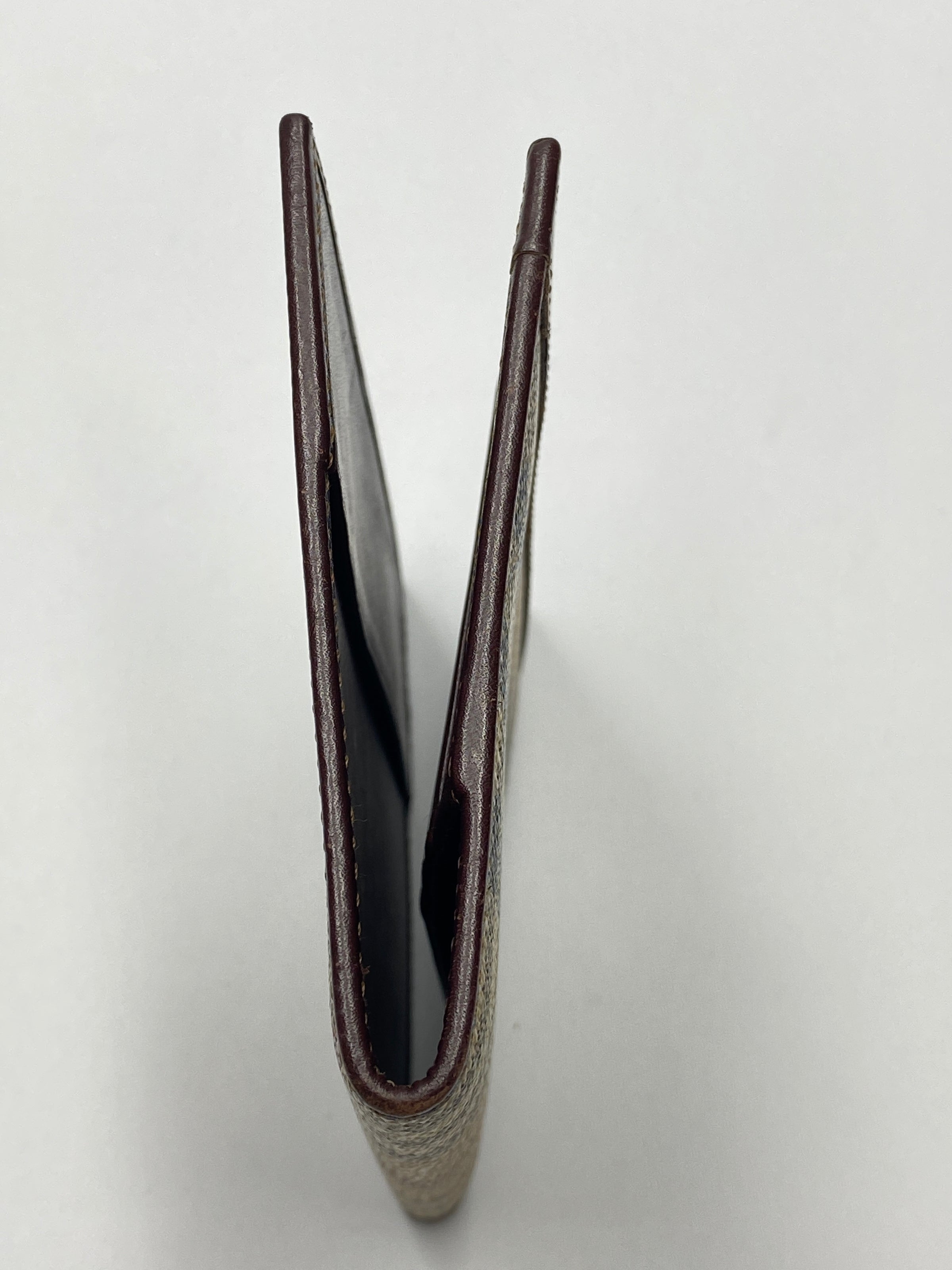 Burberry passport online