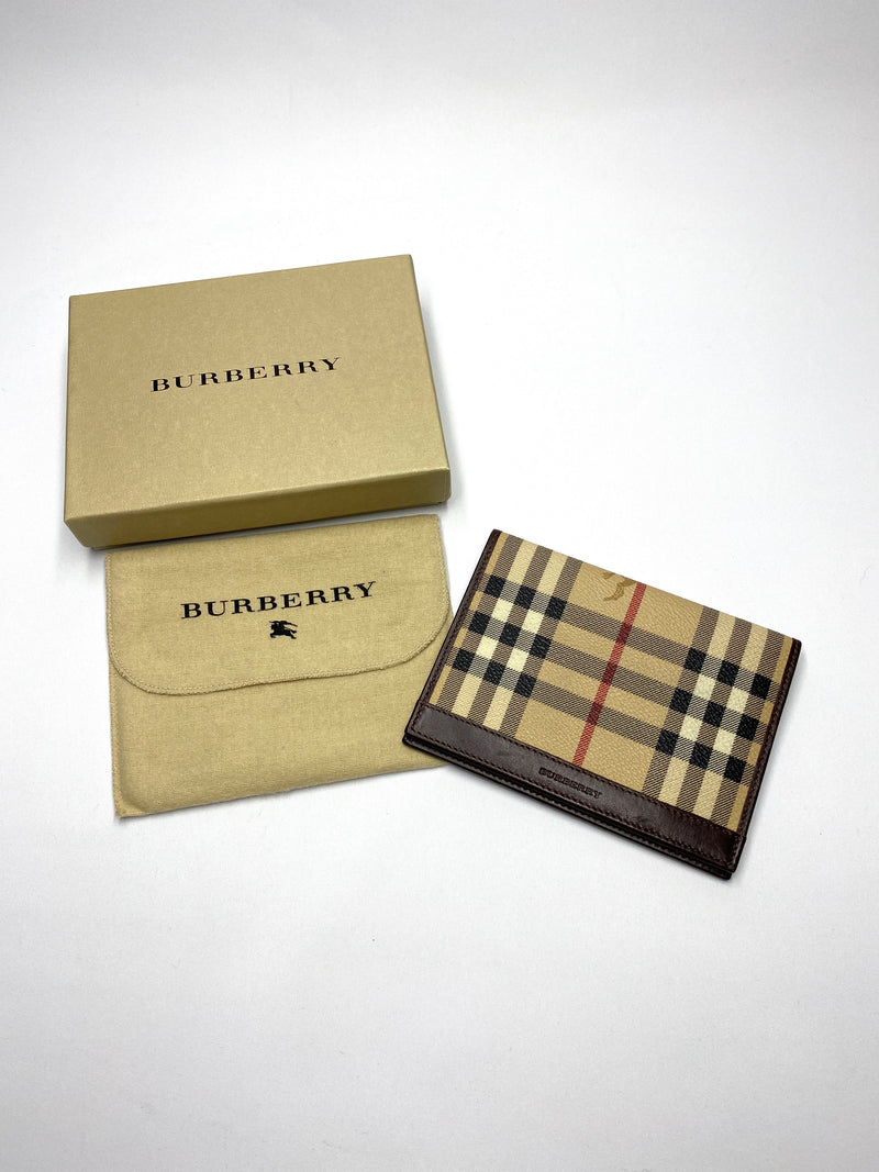 BURBERRY - HAYMARKET CHECK PASSPORT HOLDER CHOCOLATE