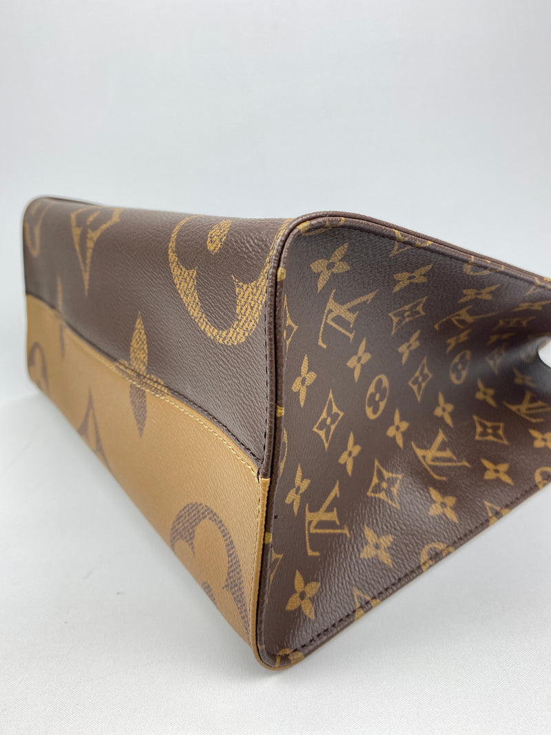 LOUIS VUITTON - ONTHEGO MM BAG IN MONOGRAM CANVAS