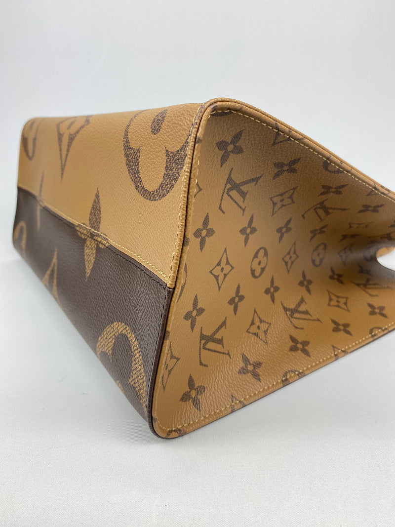 LOUIS VUITTON - ONTHEGO MM BAG IN MONOGRAM CANVAS