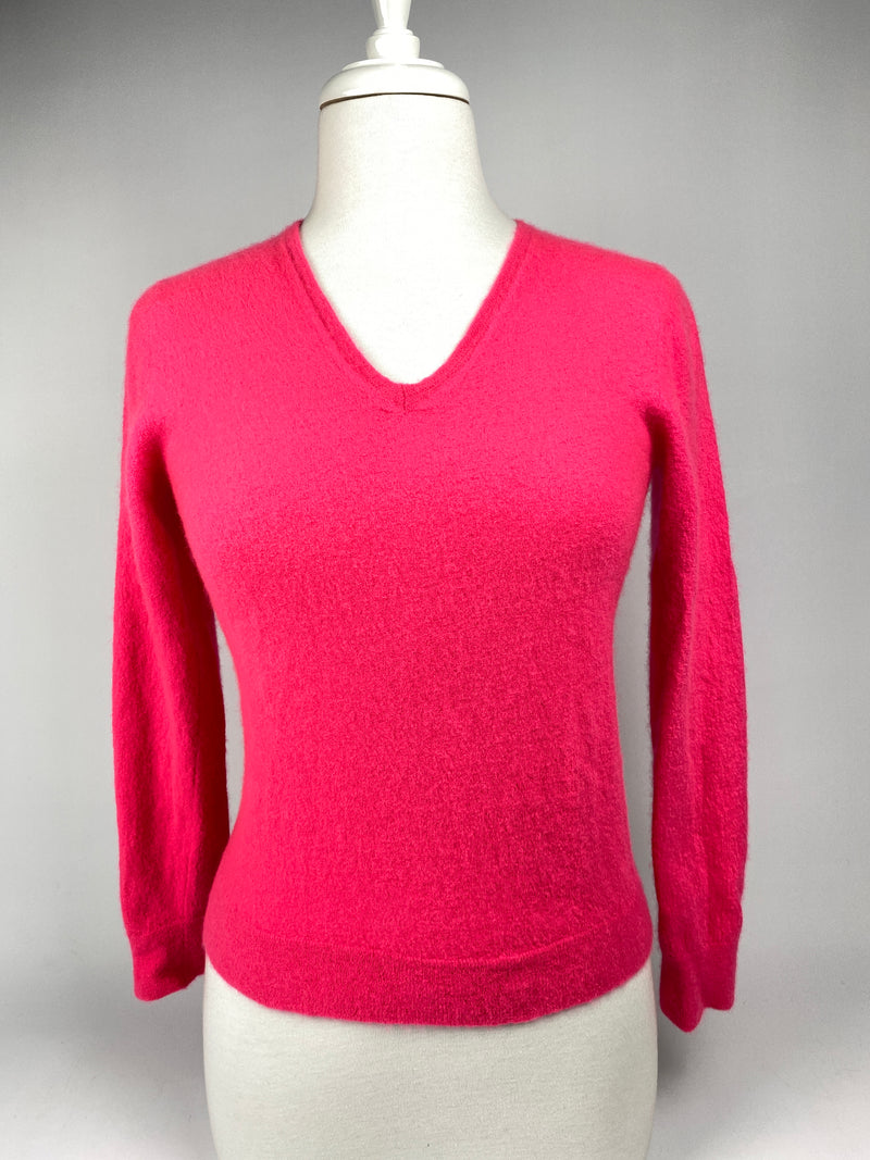 GUCCI -100% CASHMERE V NECK SWEATER IN BRIGHT PINK - SZ MED