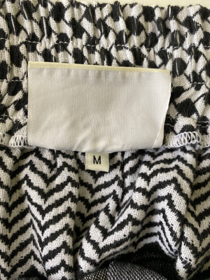 CECILIE COPENHAGEN - BLACK & WHITE BASIC SKIRT - SZ M - AS NEW