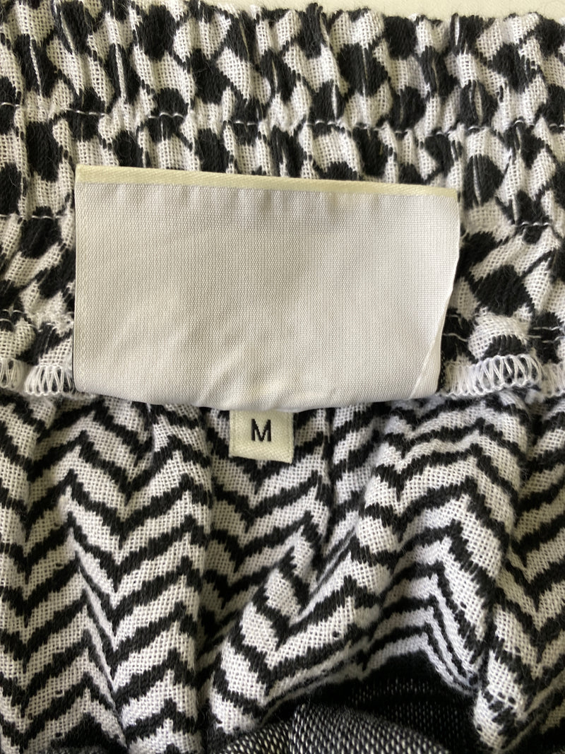 CECILIE COPENHAGEN - BLACK & WHITE BASIC SKIRT - SZ M - AS NEW