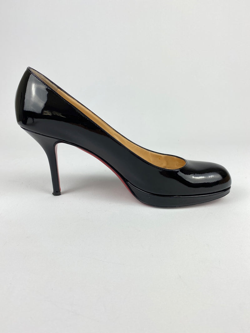 CHRISTIAN LOUBOUTIN - BLACK PATENT LEATHER HEELS - SZ 40