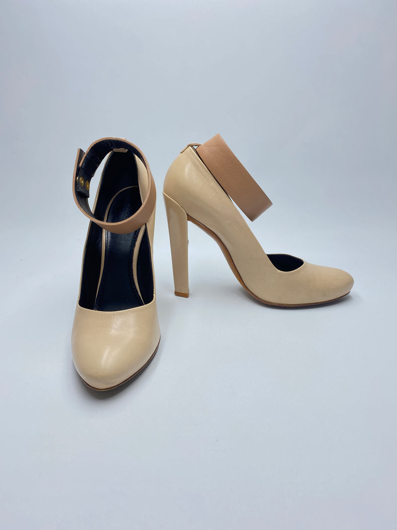 CELINE - BEIGE PUMPS WITH CONTRAST TAN ANKLE CUFF  - SZ 38.5