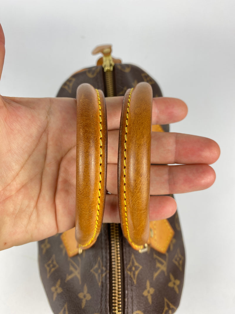 LOUIS VUITTON - MONOGRAM SPEEDY 25 BAG