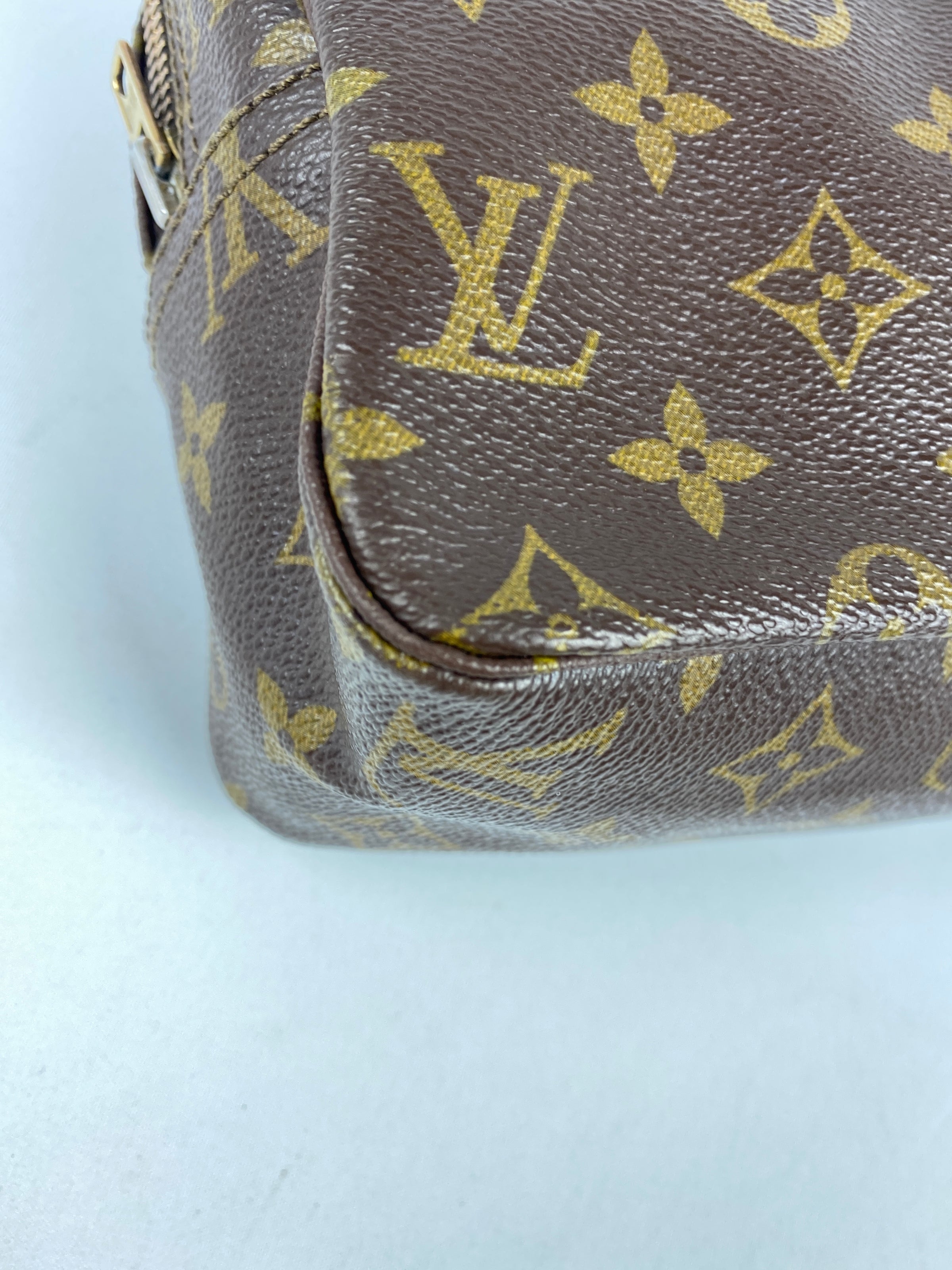 LOUIS VUITTON Vintage Monogram Trousse 28 Toilette bag - A Retro Tale