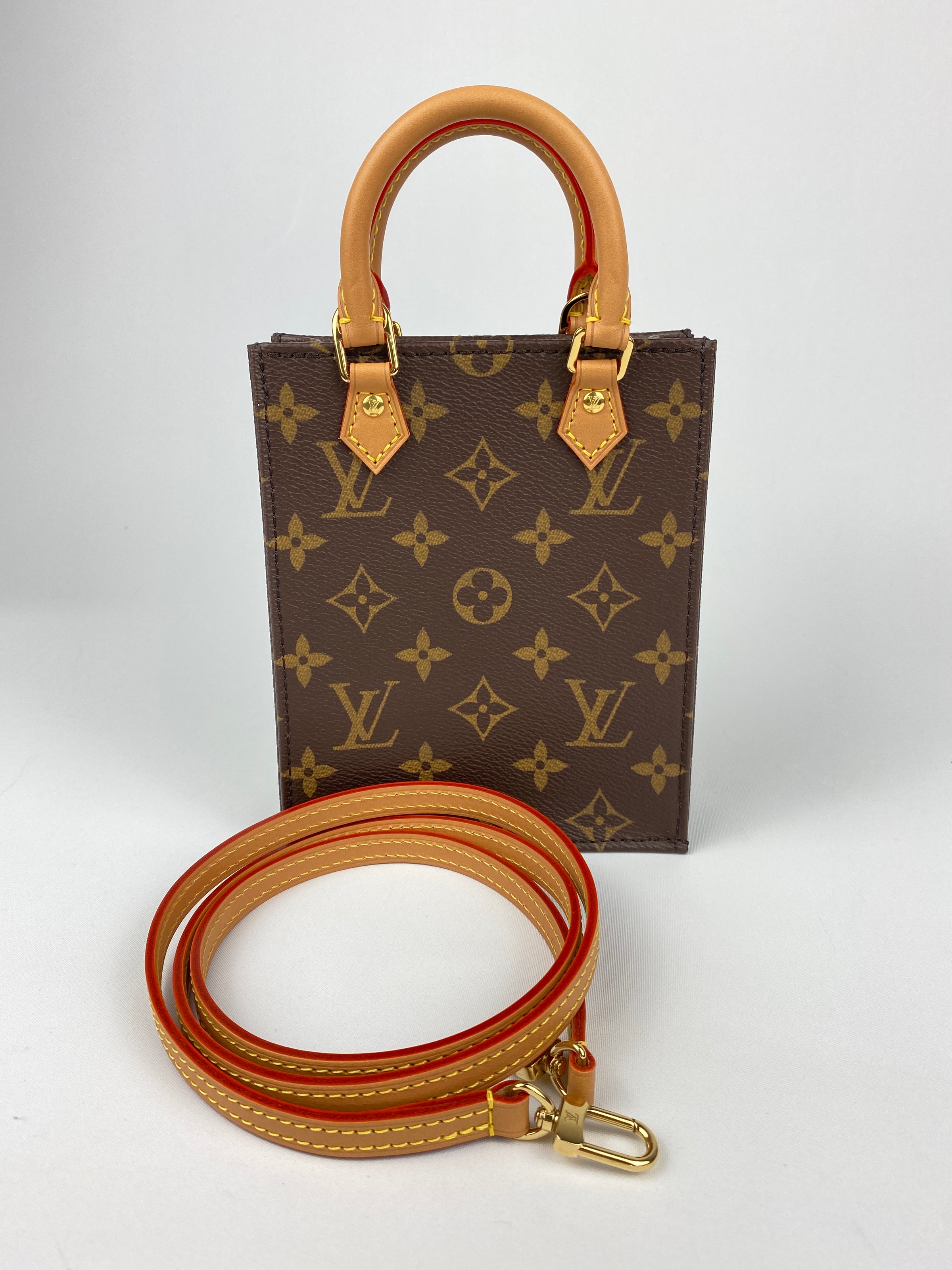 LOUIS VUITTON PETIT SAC PLAT IN MONOGRAM CANVAS RE.LUXE AU
