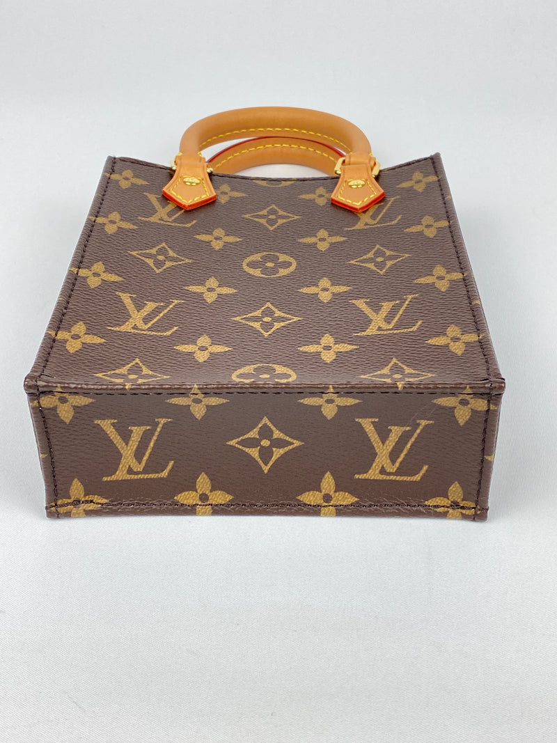 LOUIS VUITTON - PETIT SAC PLAT IN MONOGRAM CANVAS