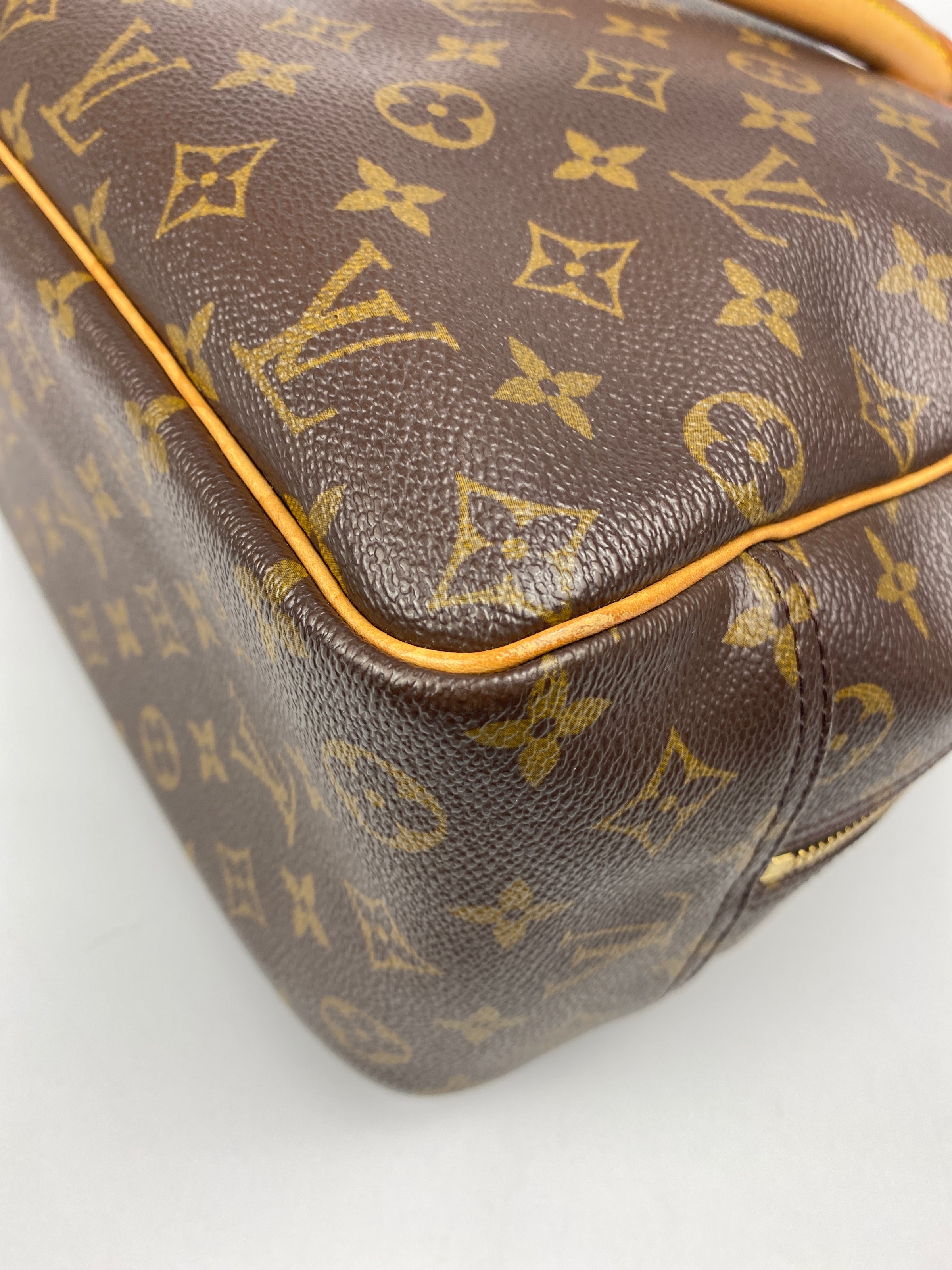 LOUIS VUITTON - DEAUVILLE BOWLING VANITY MONOGRAM BAG – RE.LUXE AU