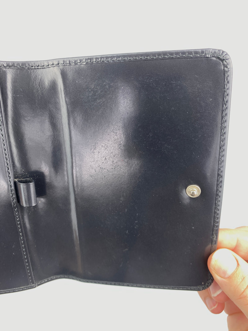 GUCCI - PATENT LEATHER GG AGENDA IN DARK GREY