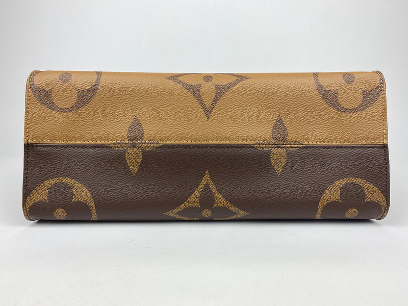 LOUIS VUITTON - ONTHEGO MM BAG IN MONOGRAM CANVAS