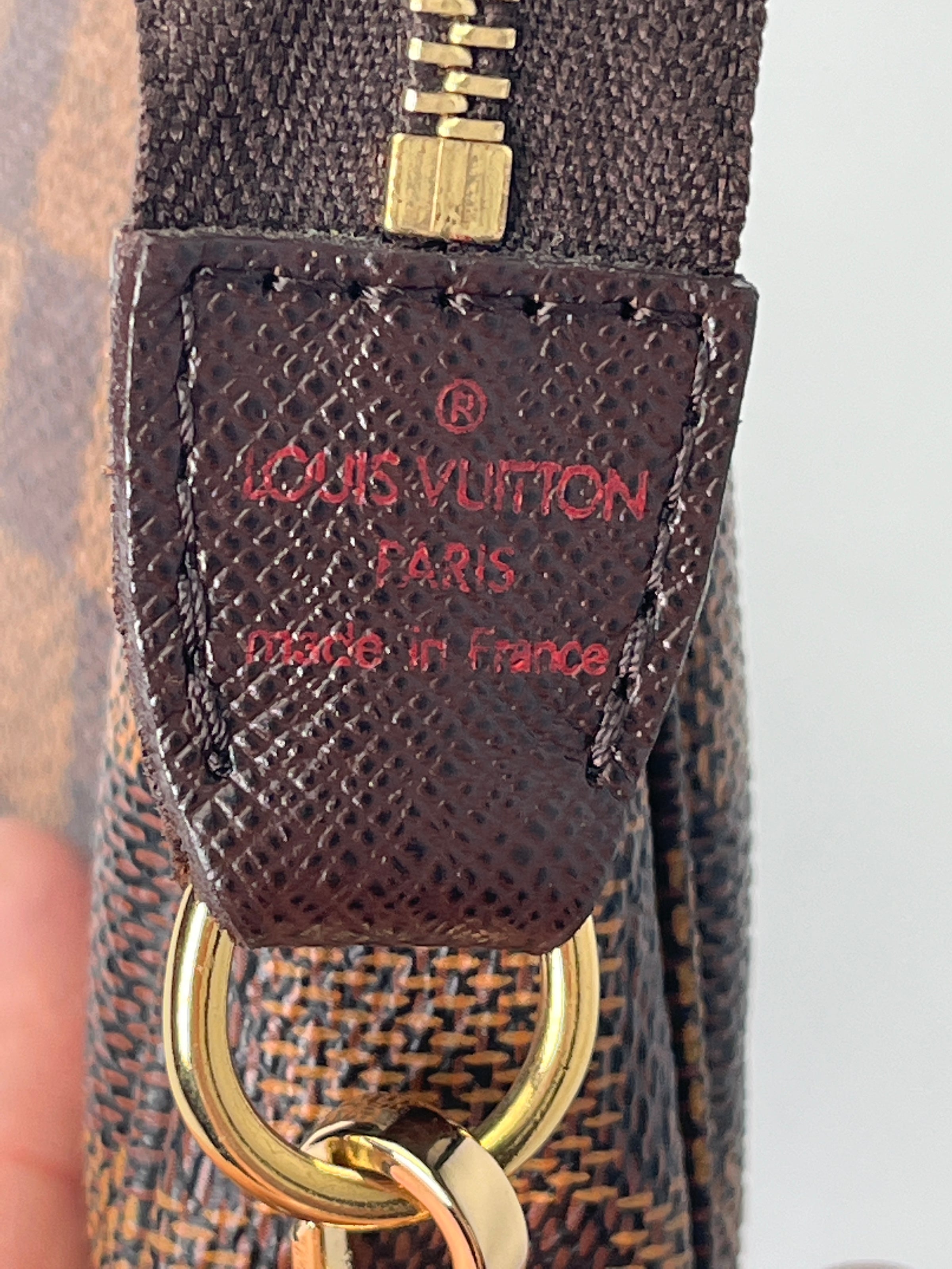 LOUIS VUITTON Damier Ebene Bucket Pochette Accessories 1302304