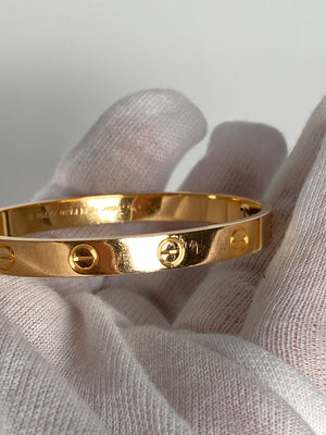 Cartier Love Bracelet Diamond Paved in 18kt Yellow Gold. Size 18. – Van Rijk