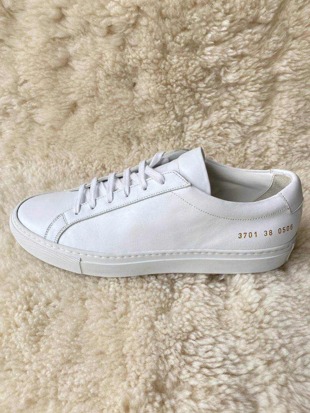 COMMON PROJECTS ACHILLES LOW SNEAKER SZ 38 (FIT 39)