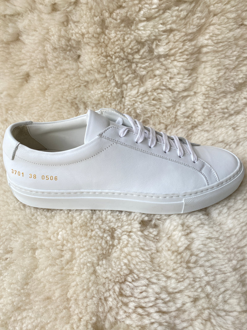 COMMON PROJECTS ACHILLES LOW SNEAKER SZ 38 (FIT 39)